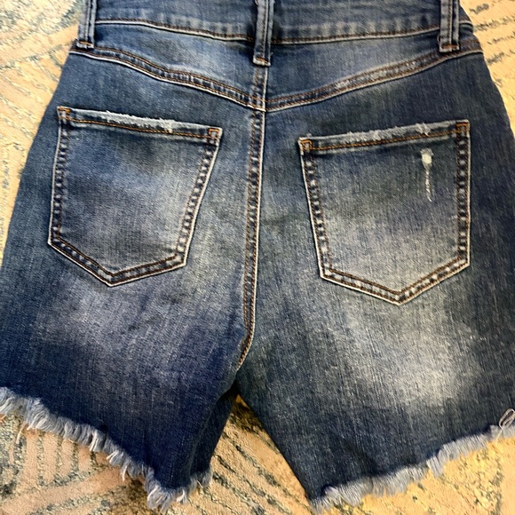 Rewash jean shorts Sz 25 or 1 LN - Picture 2 of 3